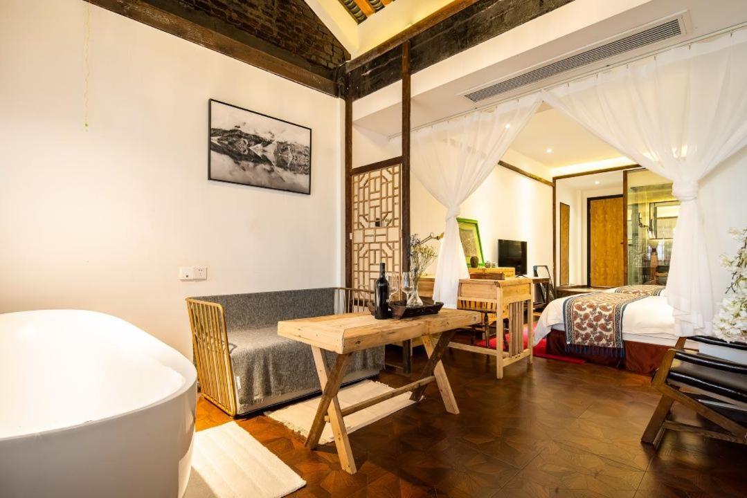 Qintai Tibetan Culture Boutique Hotel Csengtu Kültér fotó